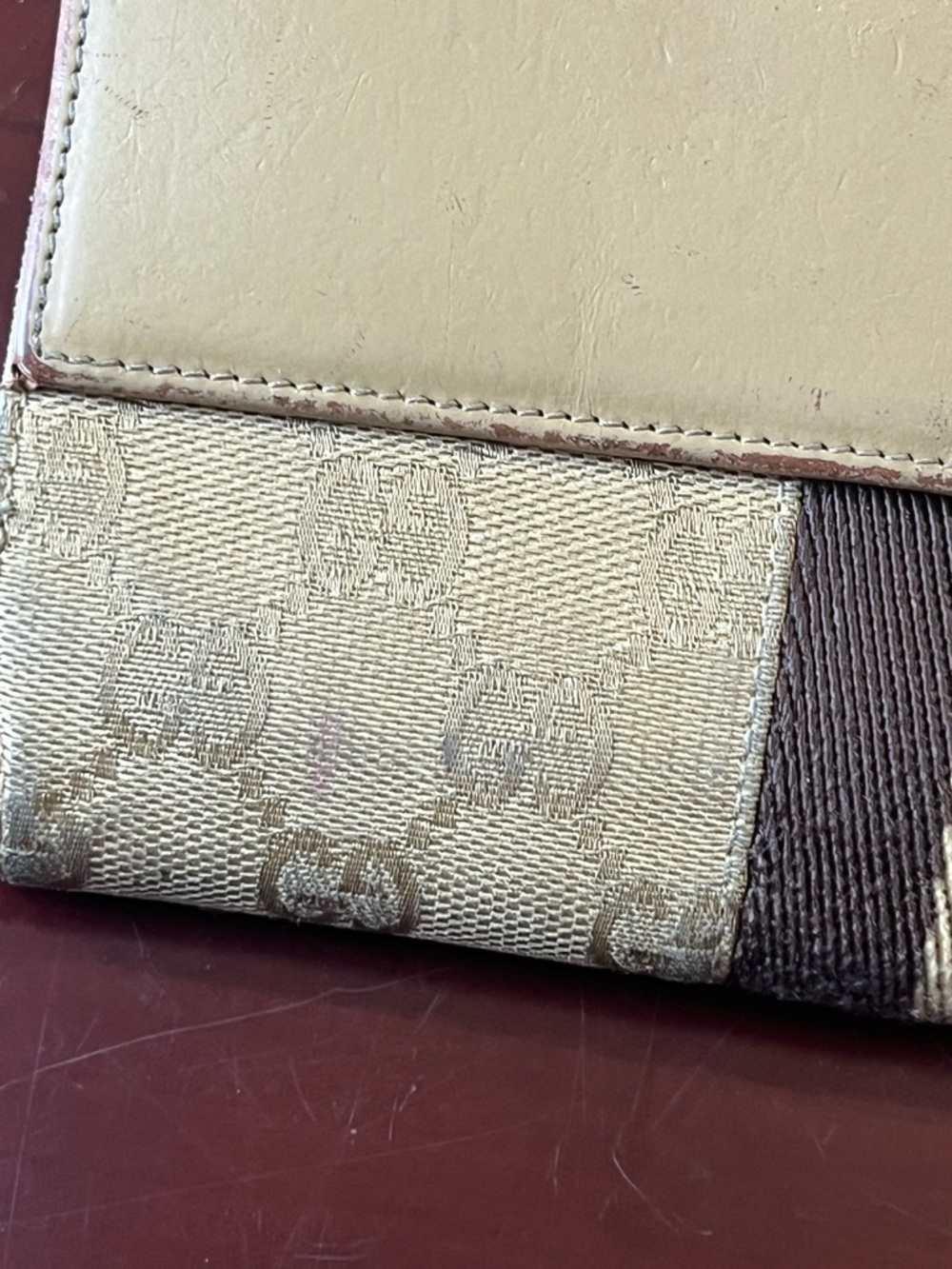 Authentic Gucci GG Supreme Canvas Wallet with Web Stripe and Clasp Closure. - Picture 10 of 15